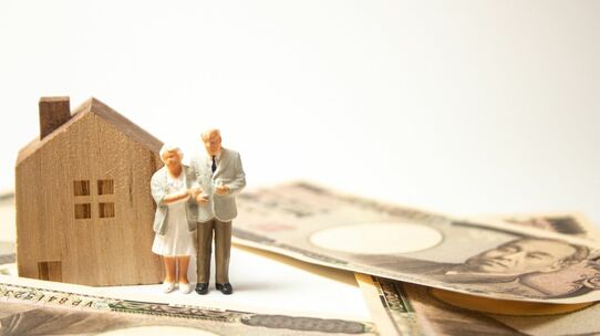 老後資金は「夫婦で月24万円」、介護費用は「総額600万円」あれば足りる…実証と統計データが示す「老後不安」が杞憂であるワケ【経済コラムニストが解説】