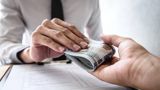 パートナーの価値は10万円か、1千万円か?人は「価格に換算する」と「価値を実感する」ワケ