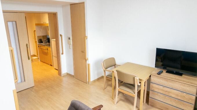 「娘との距離は“車で15分”がちょうどいい」――年金月31万円・70代前半夫婦が選んだ〈シニア向け高層マンション〉での理想の暮らし