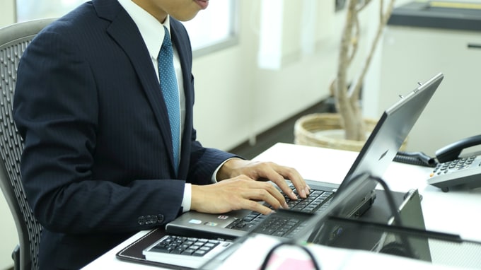 激務の資料調査課（コメ）　その職員たちが頑張る理由