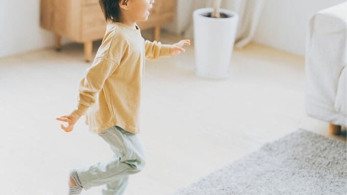 「平穏に暮らせると思ってた…」〈老後資金2,500万円〉を投じて「二世帯住宅」を建てた72歳男性の後悔。待ち遠しかった“愛しい孫の足音”がノイズに変わったワケ