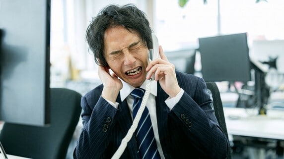 「お前じゃ話にならない」「辞めちまえ」客からの暴言・怒号…〈カスハラ〉から従業員を守る対策とポイント【弁護士が解説】