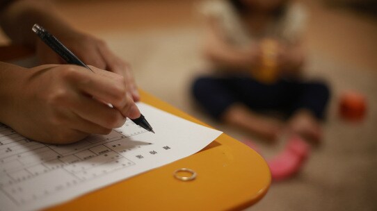 子連れ離婚「養育費を多くもらうために、収入を減らすべき?」事例をもとに弁護士が解説