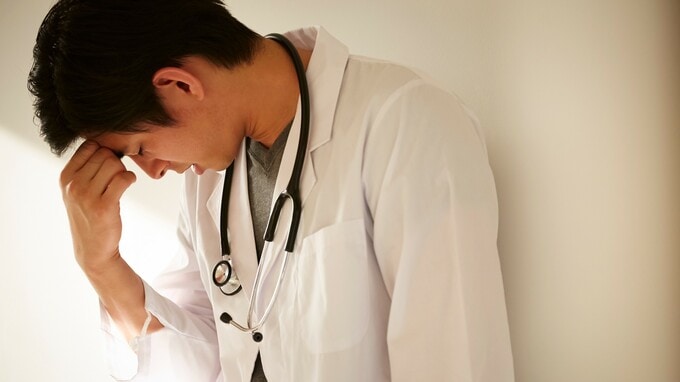 息子が医学部を首席卒業も…エリート医師家族、自業自得の末路