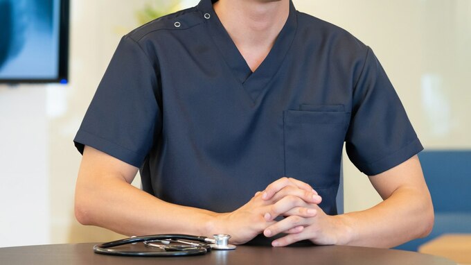 「給料を上げてほしい。さもないと…」看板スタッフの要求に院長、絶句