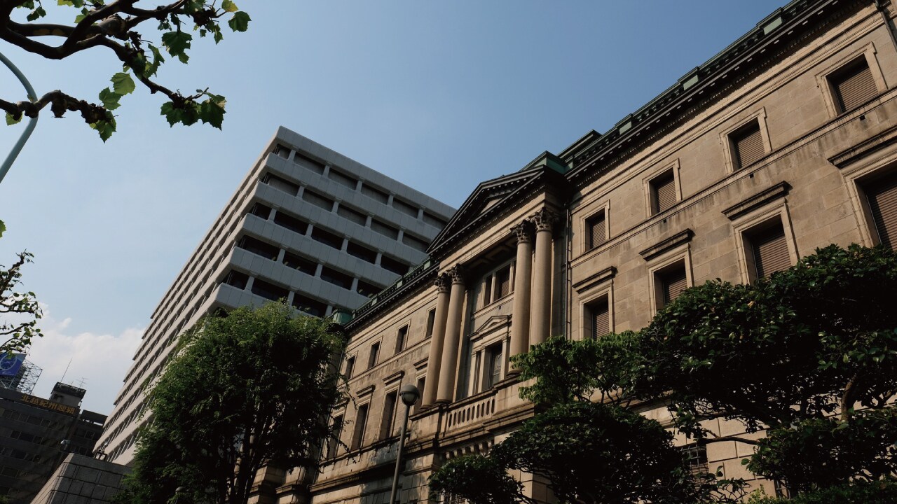 膨大な借金を抱える日本・・・「国債」の購入は本当に危険か?