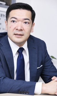 株式会社インベスコア代表取締役 小林・リヒャルド・ワルター氏