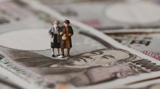 衝撃!遺族年金に課税も…制度改正で高まった年金受給者「大損」の可能性【税理士が解説】