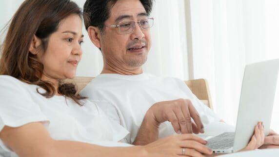 「首相の言葉」を必死に聞く…「富裕層」が投資の勉強よりも大切にしている〈習慣〉