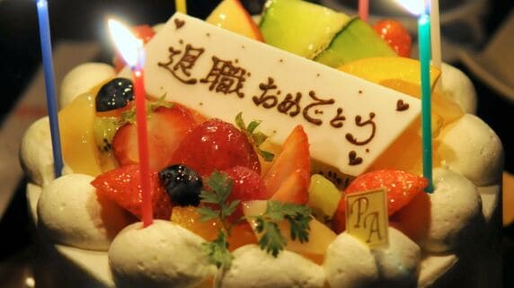 「長い間おつかれさまでした。でも、これで終わりです」妻が用意した豪華な退職祝いに感動した夜。翌朝、65歳夫を襲った“青天の霹靂”