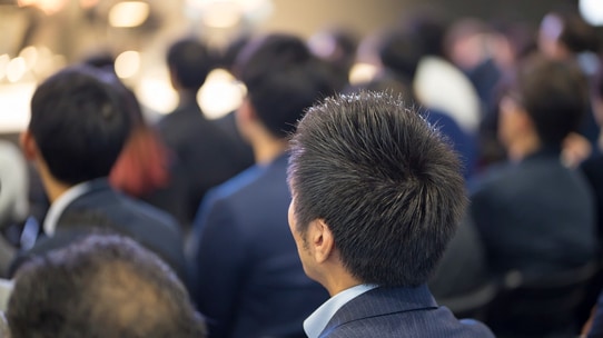 親族で力を合わせ起業、売上6億円に成長も…「株主が増え過ぎた企業」の70歳社長が迎えた「悲惨な末路」【税理士が解説】