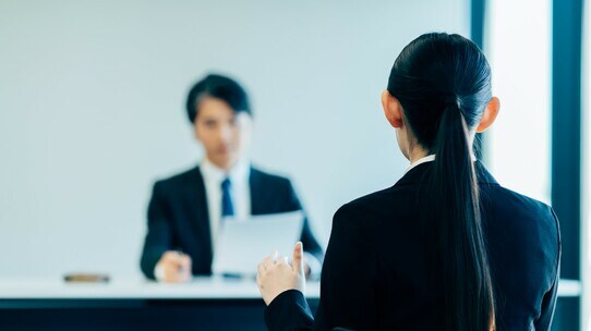 コロナで打撃も…企業がリーマンショック時のような「採用抑制」を避けたワケ