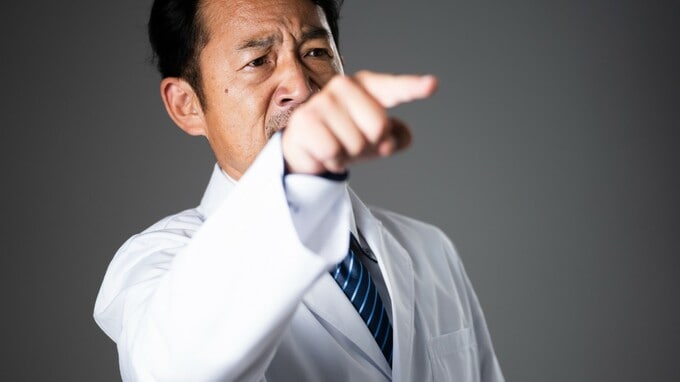 クリニックスタッフへの「身だしなみ・言葉遣い・態度」への指摘…どこからがパワハラ？　法的見地から見た〈指摘可能なライン〉とは【弁護士が解説】