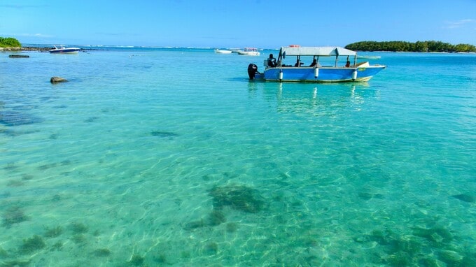 富裕層マネーを支えるかつての植民地ネットワーク──なぜ英米の島に富が集まるのか【国際税務の専門家が解説】