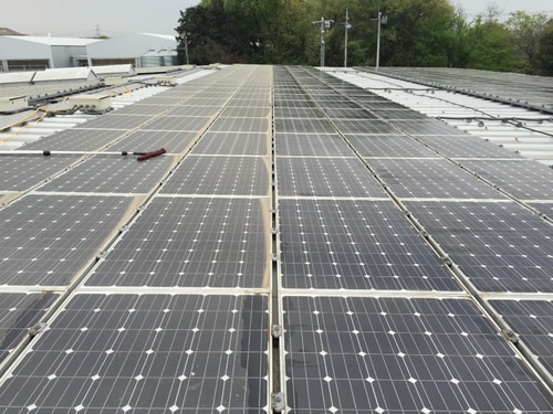 左サイド3列は洗浄中、右サイド3列は洗浄後