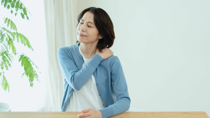 年間損失1.9兆円､放置される｢更年期｣という経営課題。7割の女性が「買えない」市場の壁