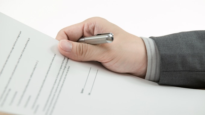 融資承認の第一歩となる「営業担当者」との交渉