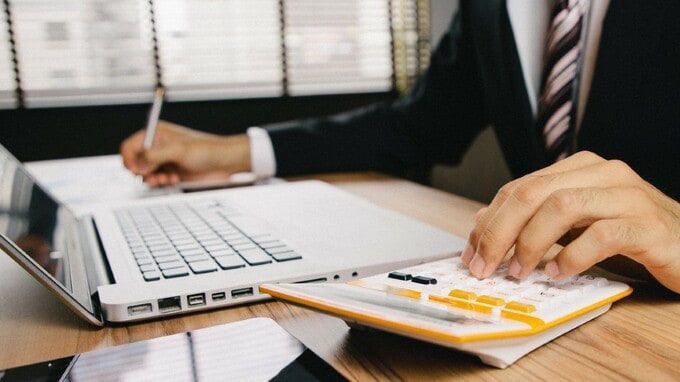 絶対許さない…税務署が目を光らせる、法人→個人への「マジックのような資産移転」。生命保険・足場・ドローンなど、潰されてきた数々の節税スキームの実態