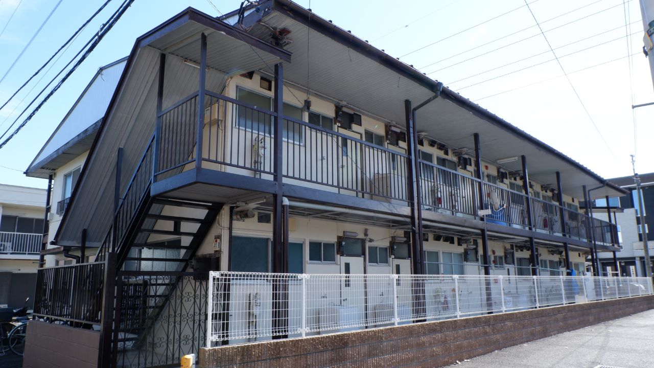 「部屋から異臭がする」管理会社からの電話に血の気が引く…10年ぶりに「72歳独身兄」と対面した68歳妹が目撃した「まさかの光景」