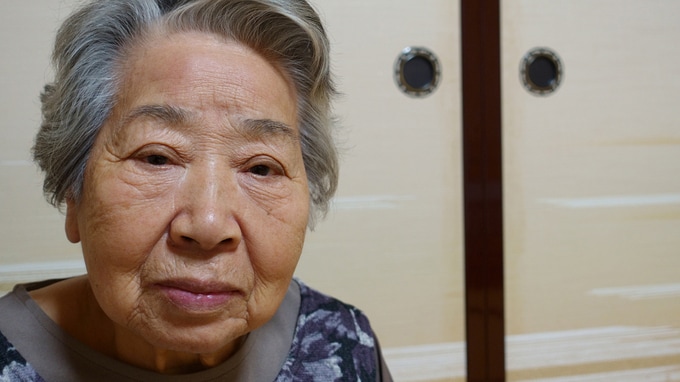 「広い家こそ幸せ」と思っていたのに…〈管理地獄・固定資産税・老朽化〉旗竿地の我が家を前に〈70代女性〉が漏らしたホンネ「もう限界です」【相続の専門家が解説】