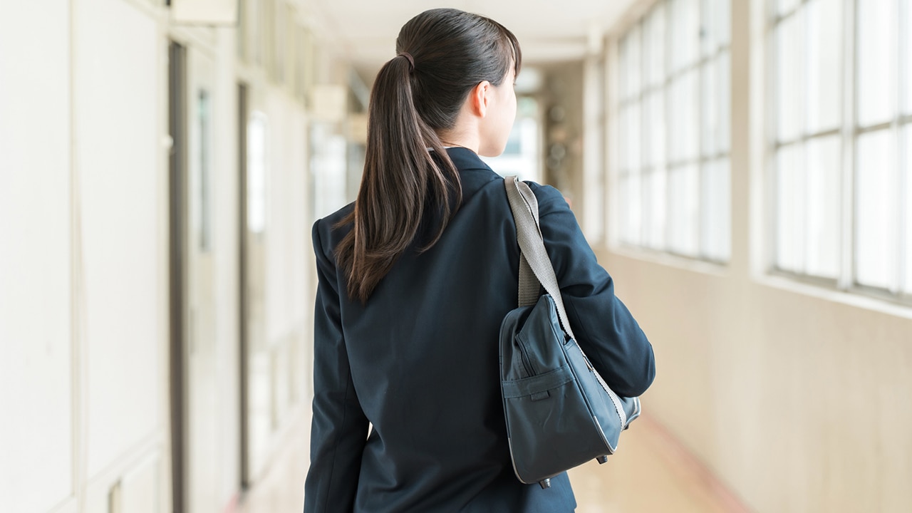お母さん、打ち上げに行ってもいい？中学まで不登校だった15歳娘の一言に思わず涙。45歳母が「5,000円」の思わぬ出費を喜んだワケ