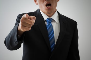 上司と対立ばかりしていた従業員