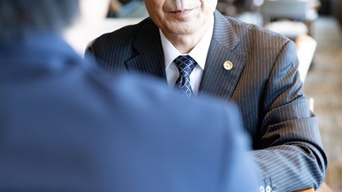 中小企業の社長が弁護士に依頼する目的は、問題をできるだけスムーズに解決することのはずだ。（※写真はイメージです／PIXTA）
