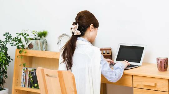 貯蓄800万円、iDeCo積立額450万円…40歳フリーランス独身女性の老後対策【FPが解説】