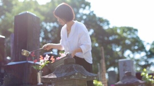 忘れてはならない…相続財産とは異なる「祭祀財産」。祭祀承継者に指定されたら「拒否」できるのか?【僧侶兼行政書士が解説】