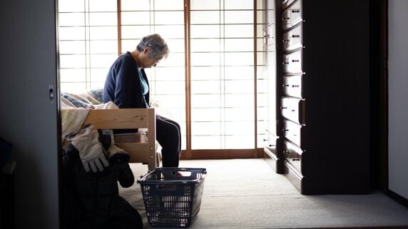 「もう、生きてる意味がわからない」…年金月13万円・76歳母、娘からの“着信拒否”に泣き崩れた夜