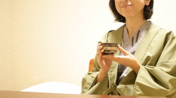 忽然と姿を消した65歳夫…年金月38万円、夫婦ともに元国家公務員・定年退職祝いで互いを労う「高級温泉旅行」が「地獄絵図」と化したワケ【FPの助言】