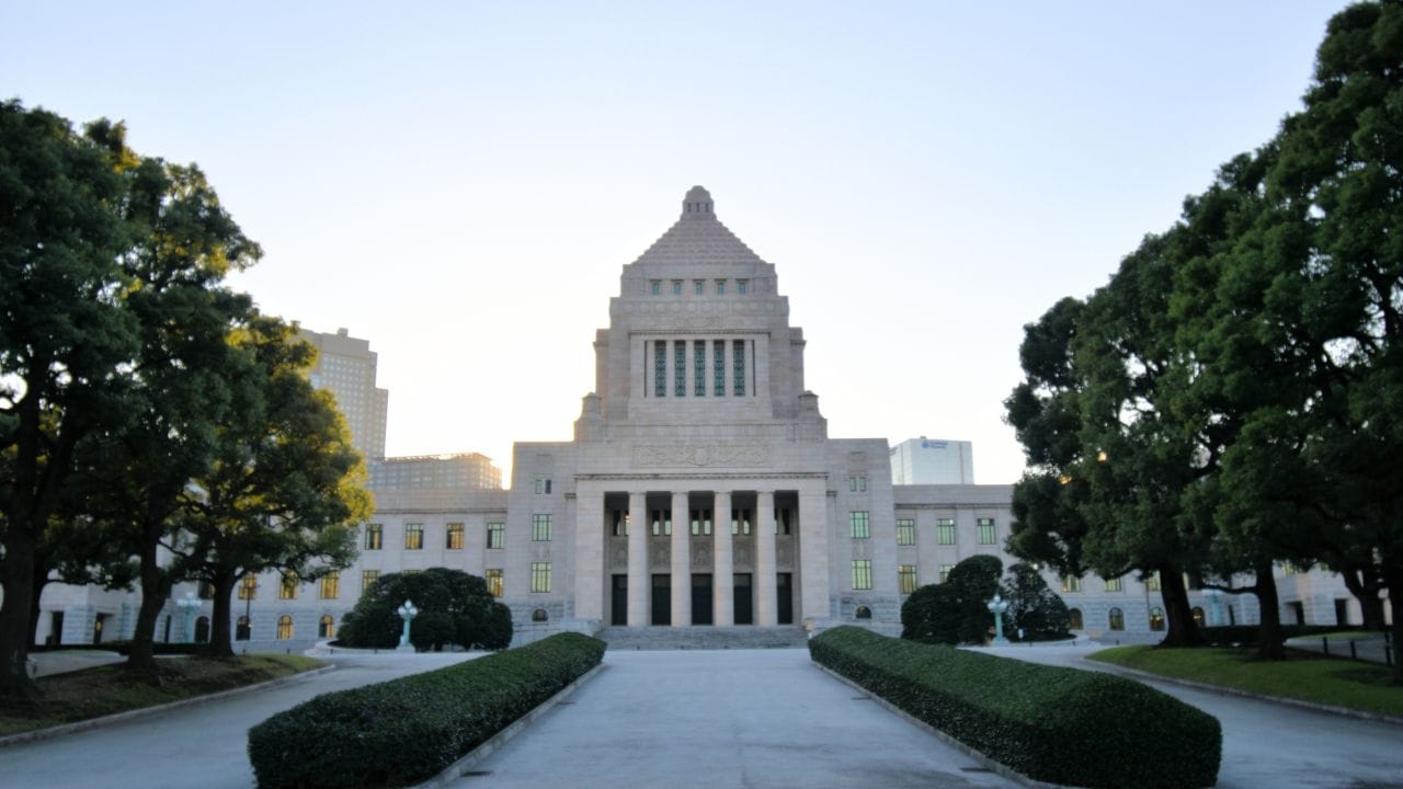 国家公務員の初任給が「30万円」超え！ルールを変えてまで挑む「国の本気」