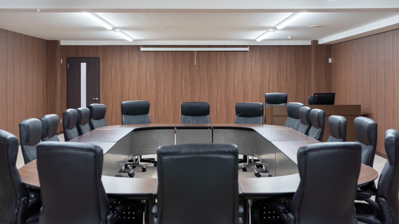 なぜ「専門家」会議は「御用学者」と言われてしまうのか?