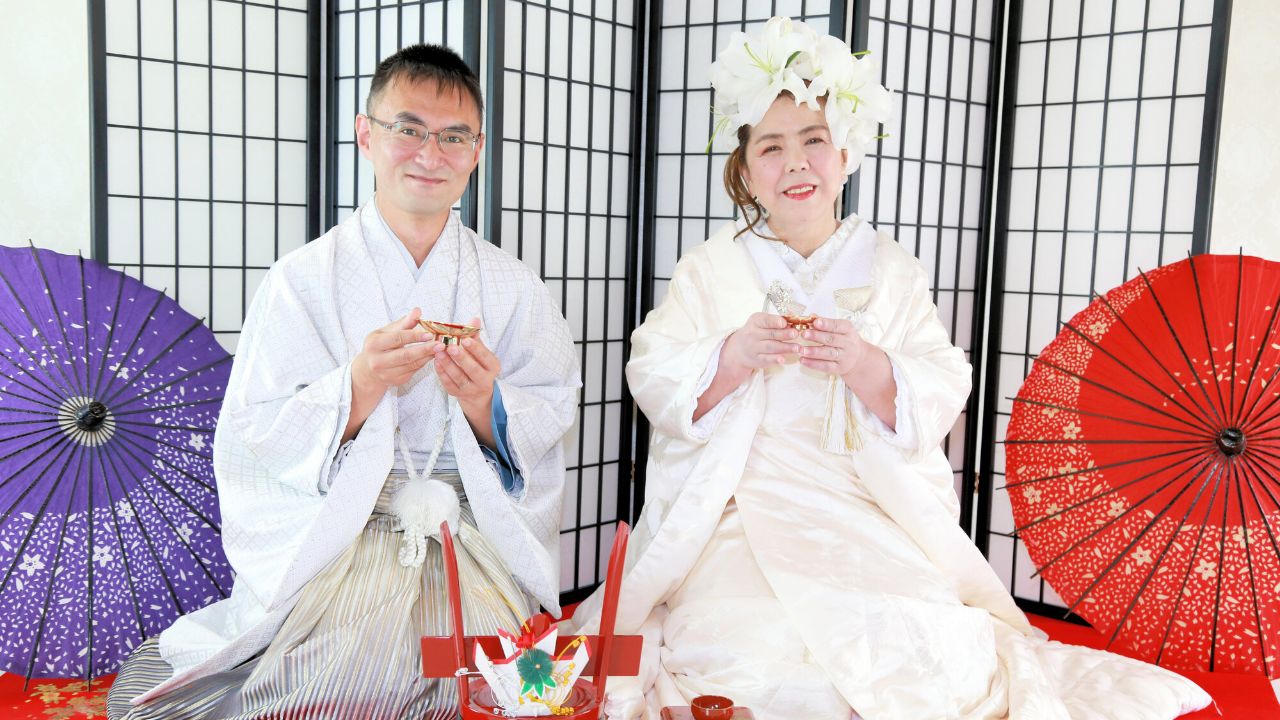 「ごめん、ずっと嘘ついてた」結婚25年・50歳妻が娘の披露宴後に漏らした「衝撃の本音」。夫が提案した「墓場まで持っていく」40万円の秘密