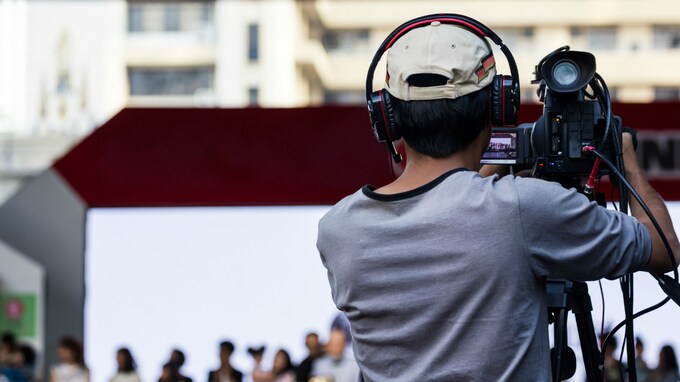 迫る5G、動画広告磨く　動画制作会社の超割安株は、コレだ！