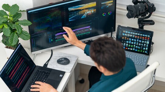 パソコンの減価償却|計算方法、価格帯ごとに異なる処理方法等の基礎知識【税理士が解説】