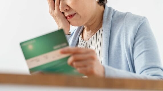 「孫の将来のため…」〈年金月16万円・70歳母〉定期預金を解約して援助→待ち受けていた親子の亀裂