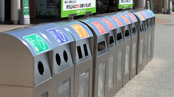 恐ろしい…近年「遺骨をサービスエリアのごみ箱に捨てる人」が増えているワケ【中央大学法学部教授が解説】