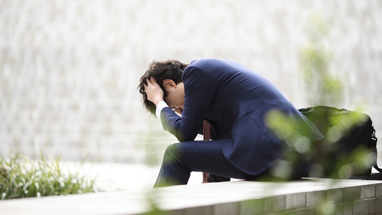 じつは危険…「年のせいで涙もろくなった」は若年性認知症のサイン【チェックリストで医師が解説】