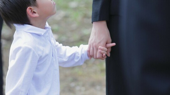 亡父の遺言書「愛人にも遺産を」…悔しいが、泣き寝入りするしかないのか?【税理士の解説】