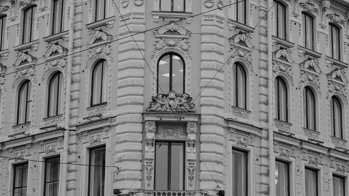 映画や小説にも登場、秘密めいたイメージも…「プライベートバンク」とは？