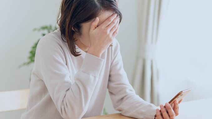 「投資、楽勝じゃん！」手取り30万円・30歳女性が「新NISA」の成功体験から〈話題のテーマ株〉に350万円をつぎ込んだ結果…待ち受けていた「厳しい結末」【1級FPの助言】