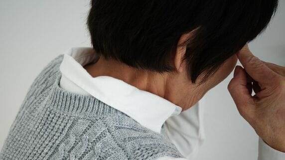 手術成功のはずが…知られざる「白内障手術のやり直し」の実態