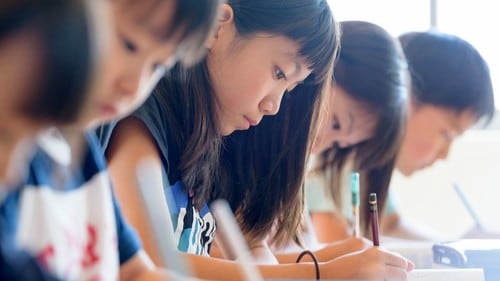 基礎学力をつける中学校受験は重要になってくるという。（※写真はイメージです／PIXTA）