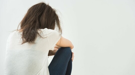 「専業主婦のくせに銀行員の俺に口を出すのか!」33歳妻に壮絶なモラハラ…。離婚調停では「解決金100万円で」→あまりに酷い“銀行員モラハラ夫の実態”【弁護士の実録】