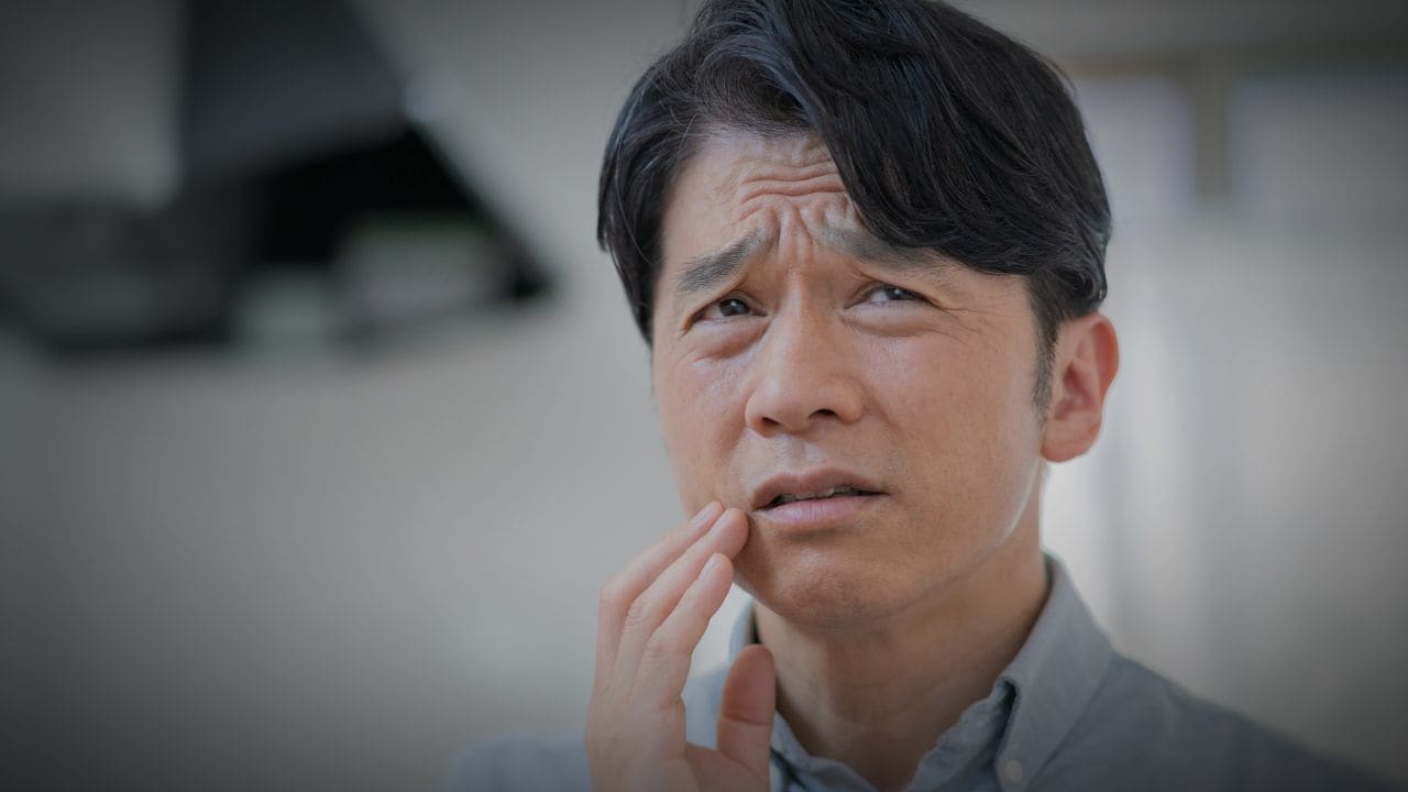 信じられない…月収45万円・52歳の地方公務員、絶句。〈長男・大学留年〉〈次男・大学浪人〉、まさかの連鎖で老後崩壊の危機