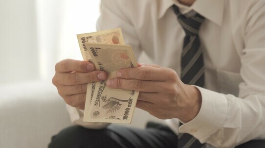 給料が上がらない!企業経営者のモラルを崩壊させた法人税減税