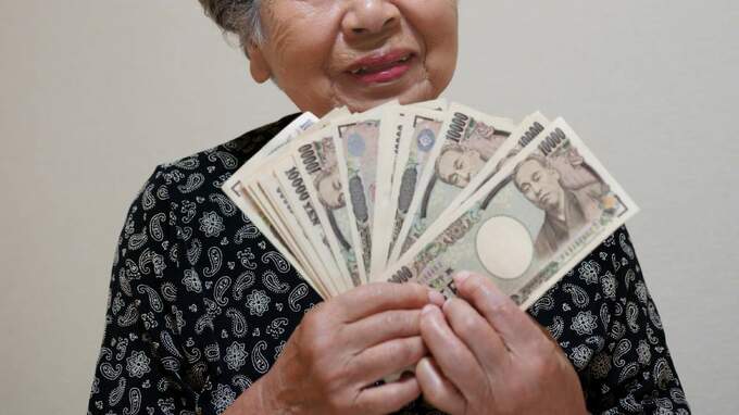 〈年収950万円・退職金2,000万円〉元サラリーマン夫が、定年後に突きつけられた「妻の贅沢」と「崩壊寸前の老後資金」