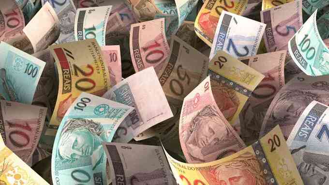 ブラジル、金融と財政の綱渡り