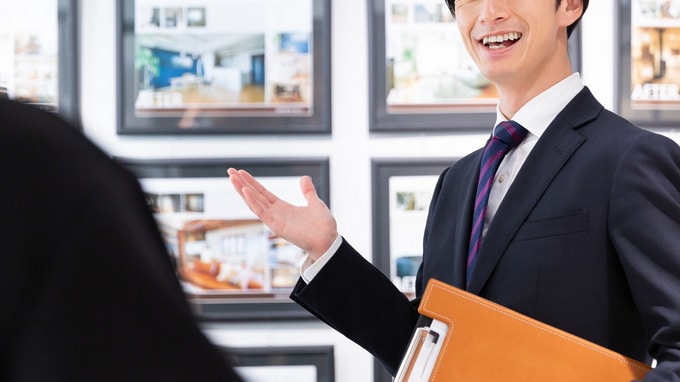 犯罪スレスレの手口も…不動産投資の「入り口」に潜む悪徳営業マンの“巧妙な罠”【不動産投資のプロが忠告】